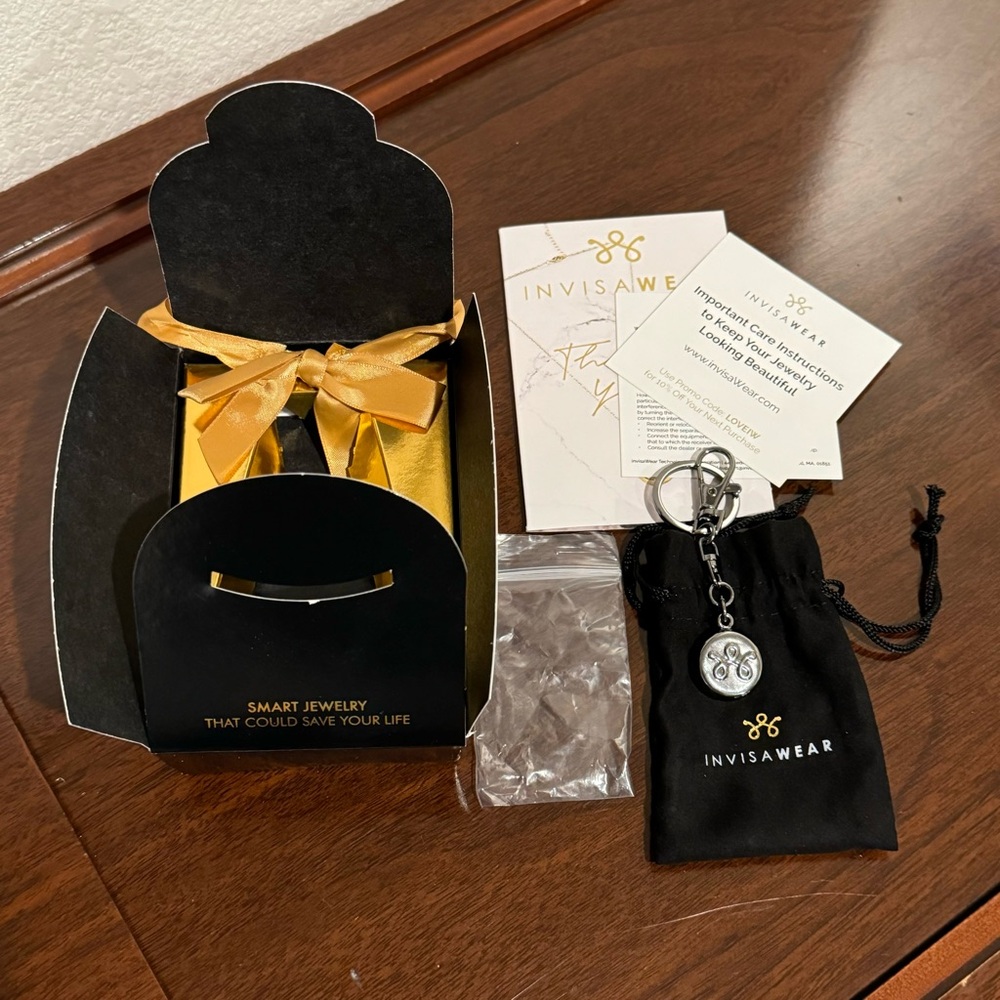 INVISAWEAR Safe jewelry keychain